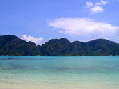 หาดยาว เกาะพีพีดอน หมู่เกาะพีพี จ.กระบี่ 
